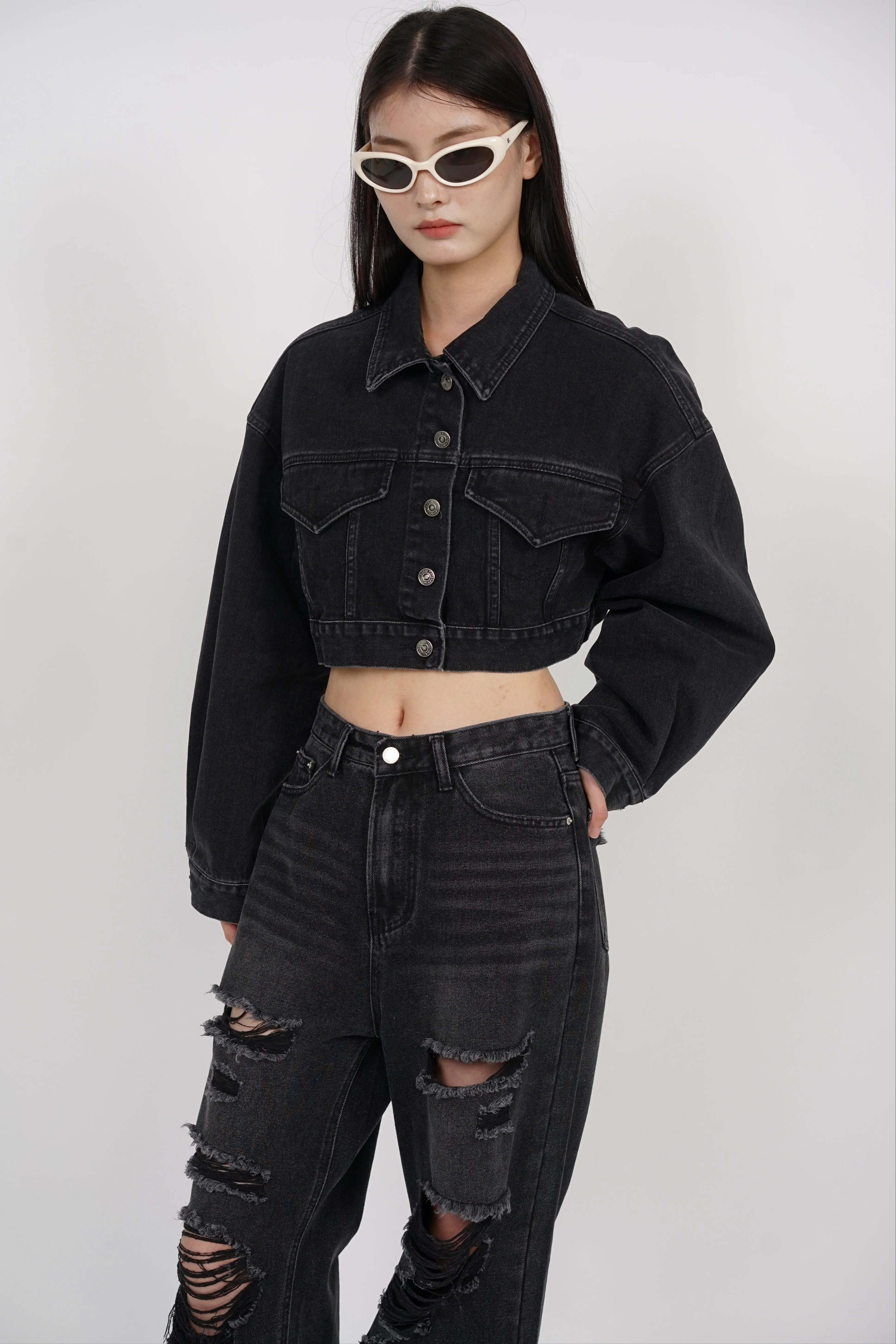 Relaxed Cropped Denim Jacket in Black