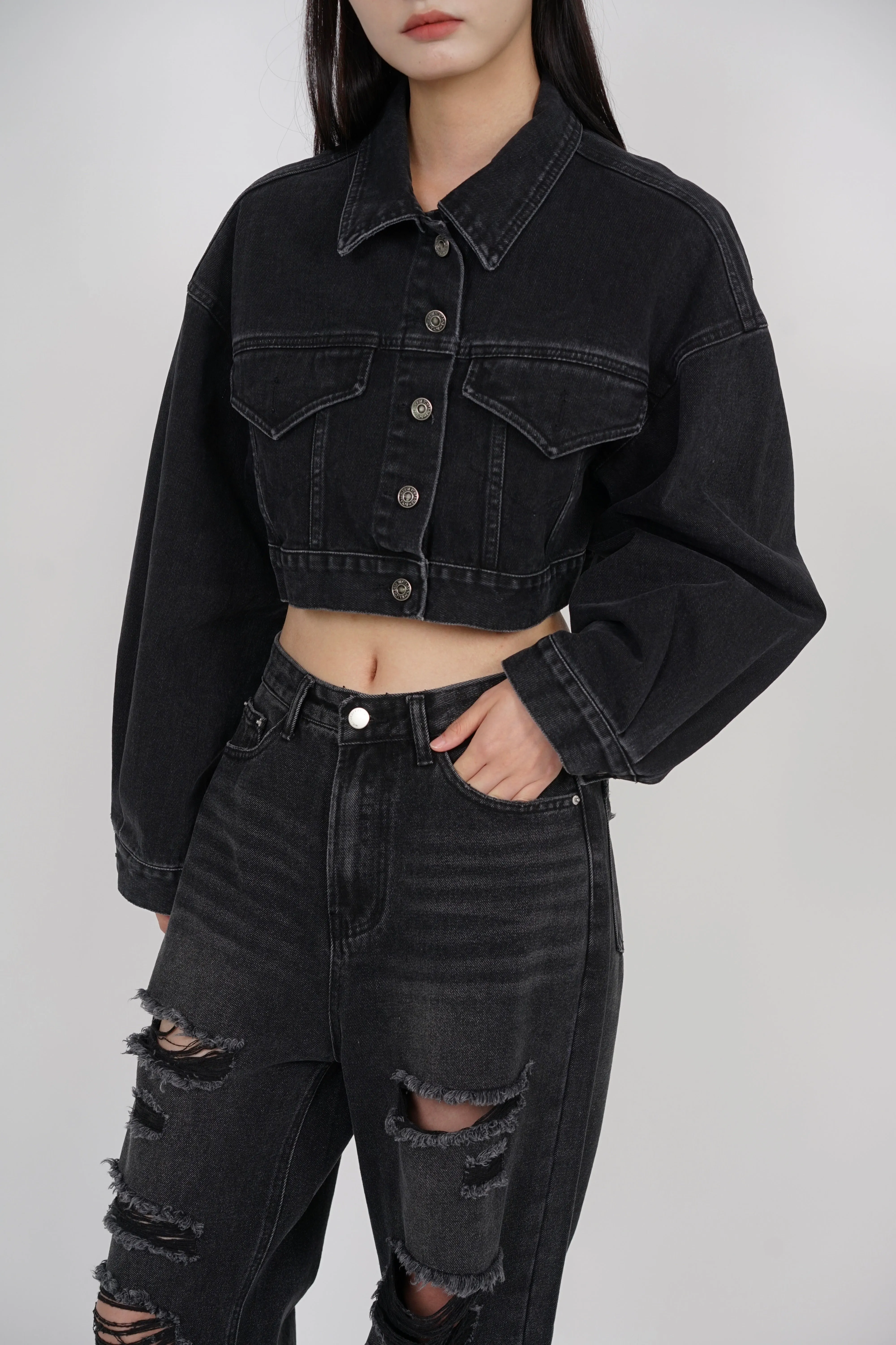 Relaxed Cropped Denim Jacket in Black