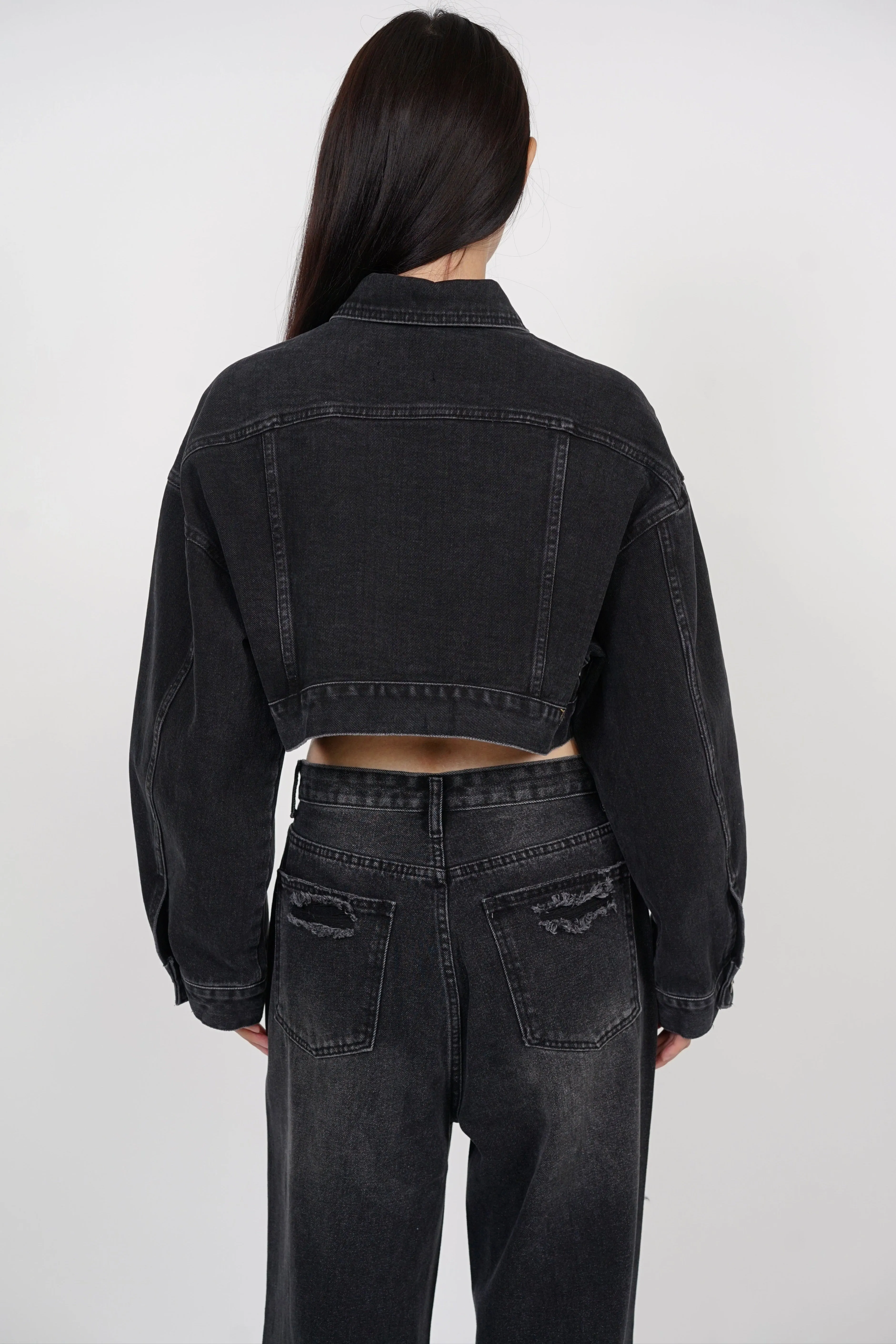 Relaxed Cropped Denim Jacket in Black